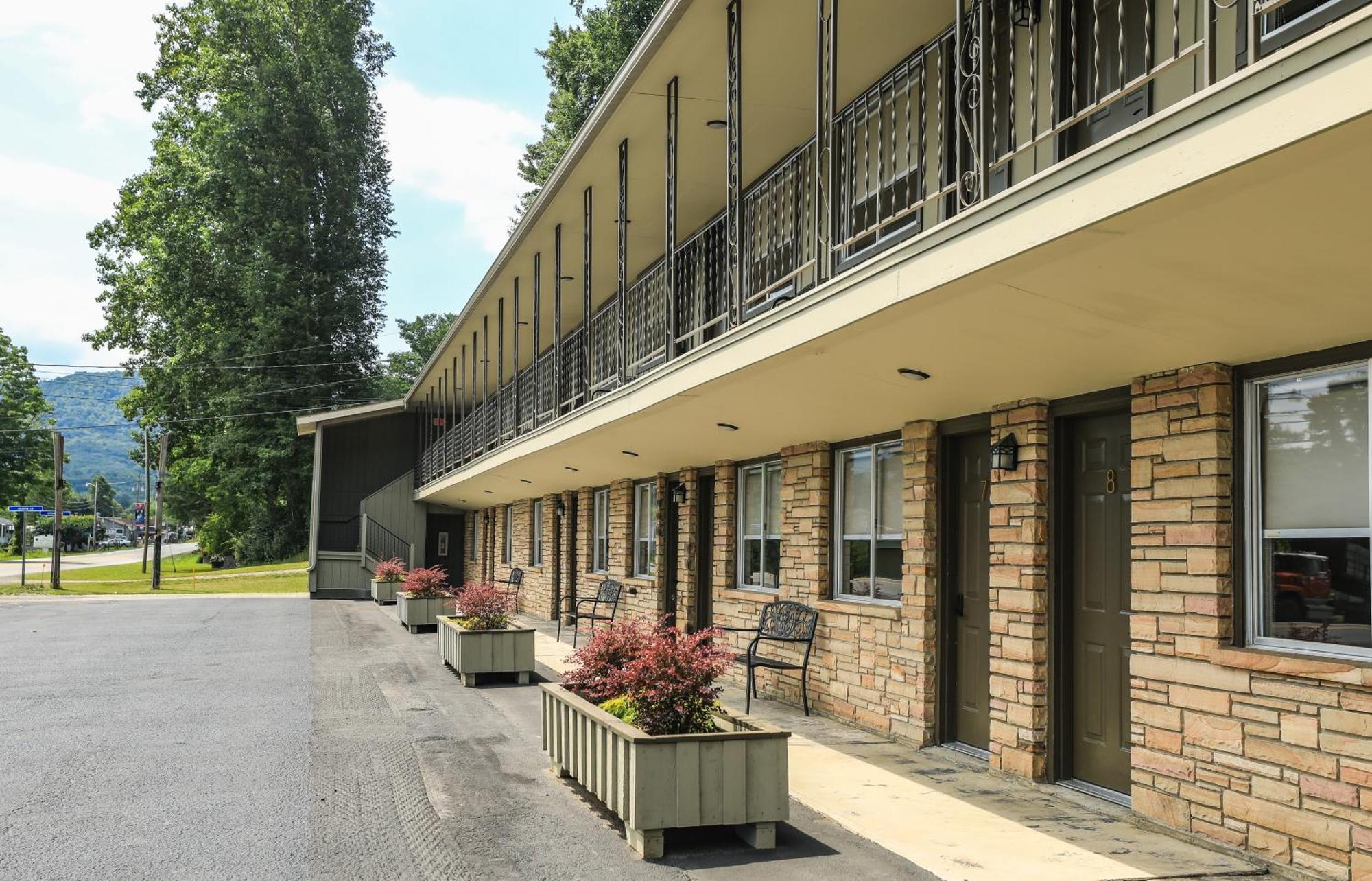 River City Inn Parsons Exterior photo